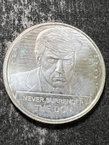 1 TROY OZ .999 FINE SILVER DONALD TRUMP ROUND
