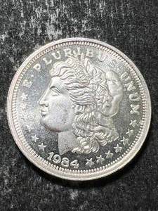 1 TROY OZ .999 FINE SILVER MORGAN DOLLAR DESIGNED ROUND