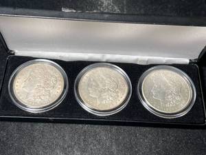 1921P-D-S US MORGAN SILVER DOLLARS IN CASE