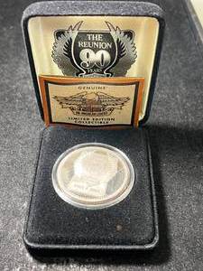 1 TROY OZ .999 FINE SILVER HARLEY DAVIDSON ROUND IN BOX