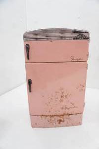 Vintage 1950s metal toy fridgefreezer. Wolverine Toy Co. 13.5 tall by 8x5.5