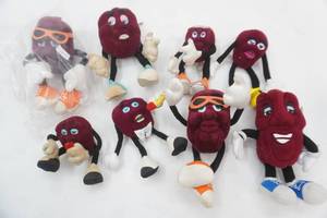 Vintage 1988 California Raisins Plush Figurines wwire legs