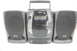 SANYO CDAMFMTAPE Portable Stereo. CWM-450