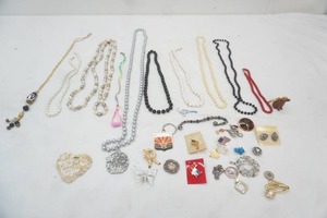 Jewelry Lot Assorted Costume Jewelry. Beaded Necklaces, Earrings, Pins, Broaches