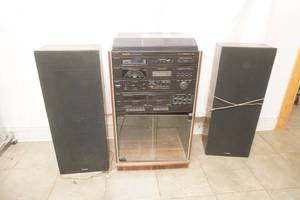 Sylvania Hi FI Stereo System. Record Player, CD , Tape, AMFM