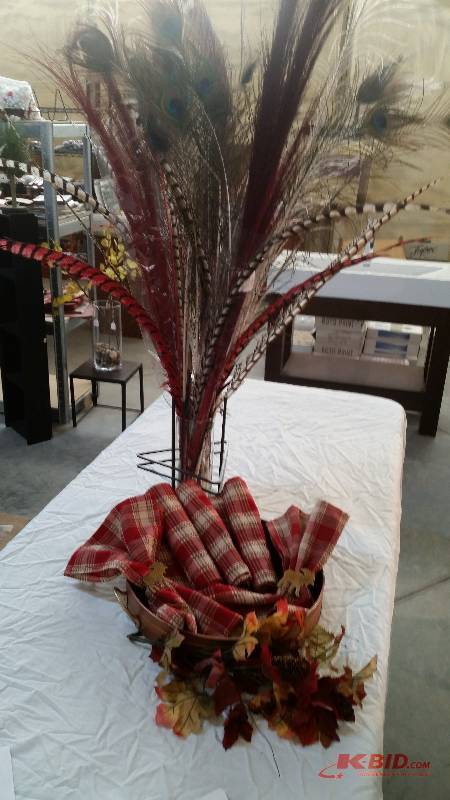 lot 17 image: Rustic Dcor Set