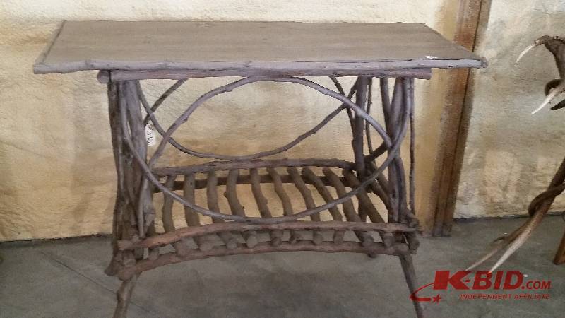 lot 18 image: Log Furniture