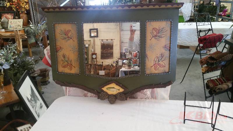 lot 46 image: Lodge Wall Mirror