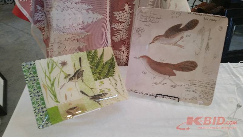 lot 57 image: Decorative Bird Plates