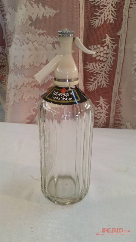 lot 60 image: Vintage Soda Bottles