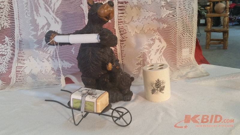 lot 106 image: Grizzly Bathroom Decor