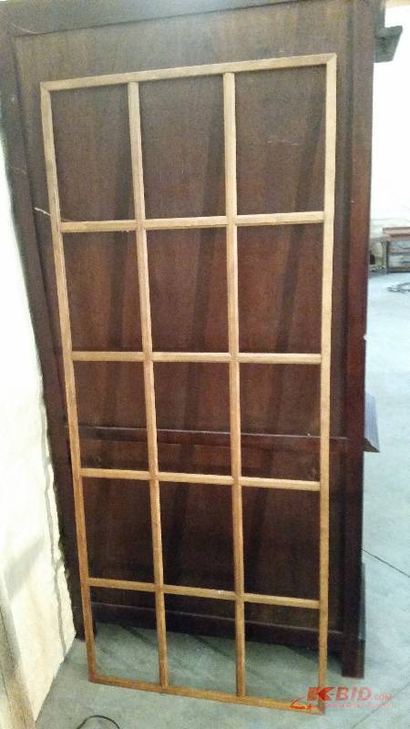 lot 178 image: Wood Trellis