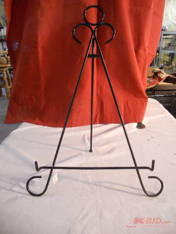 lot 15 image: Metal Picture Display Stand