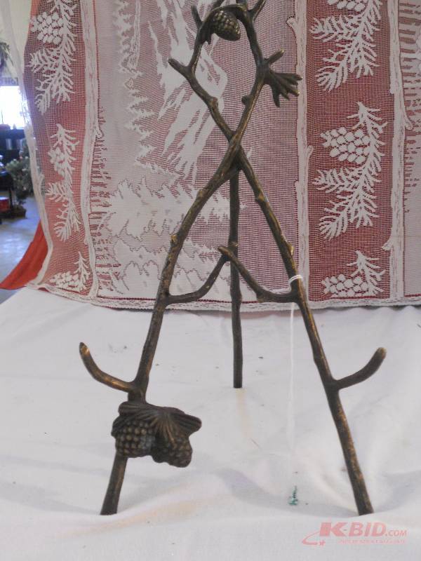 lot 30 image: Decorative Picture Stand