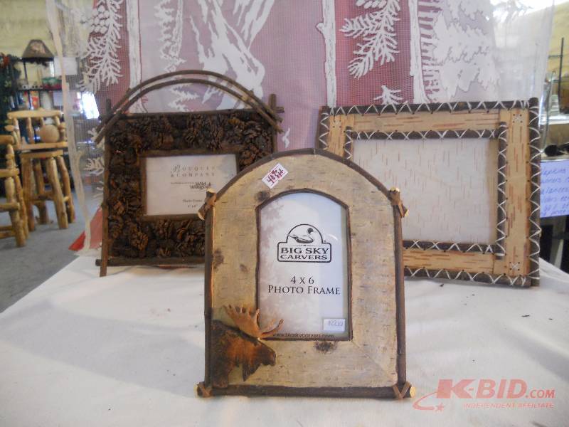 lot 37 image: Decorative Picture Frames