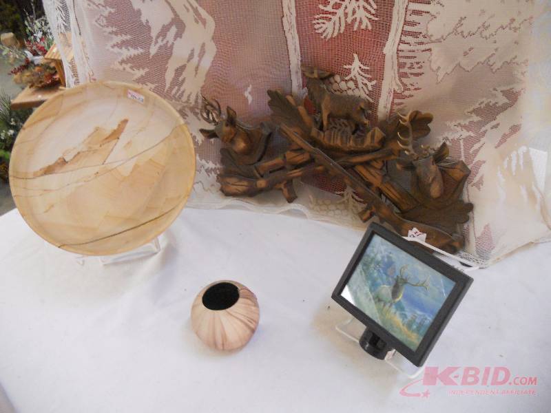 lot 79 image: Decorative  Home Decor