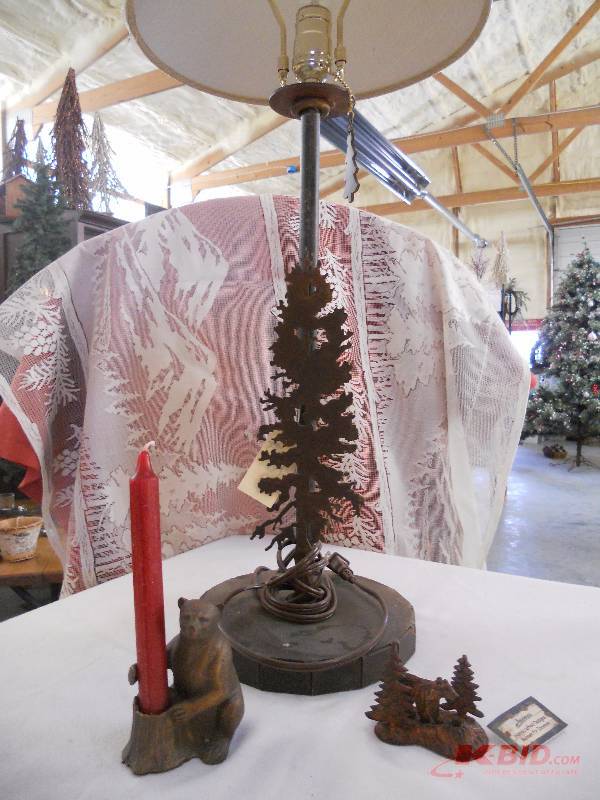 lot 83 image: Rustic Table Lamp and Decor