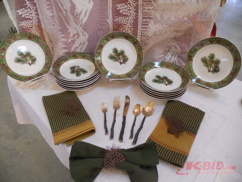 lot 86 image: Pine Cone Dinning Set