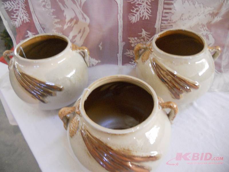 lot 87 image: Decorative Potters