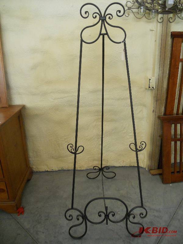 lot 156 image: Artwork Holder
