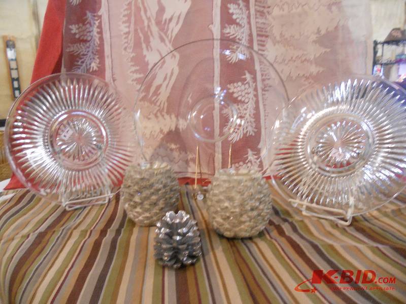 lot 174 image: Decorative Dinnerware