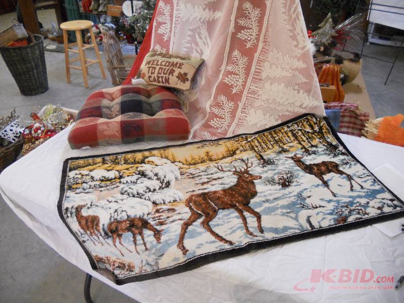 lot 239 image: Home Dcor Set