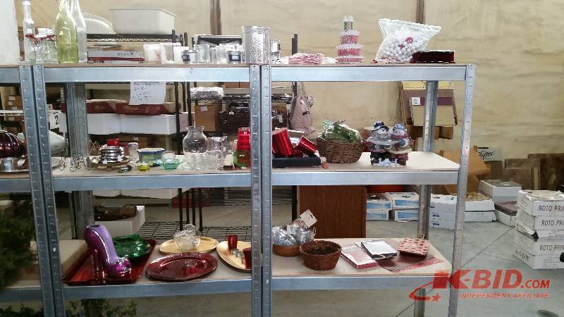 lot 379 image: Assortment of Home Items