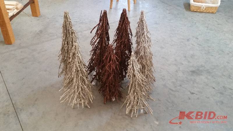 lot 212 image: Decorative Trees