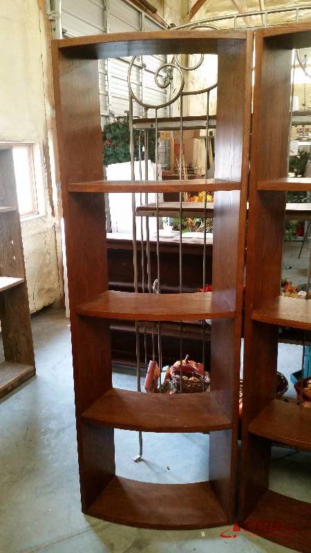lot 246 image: Arched Oak Book Shelf