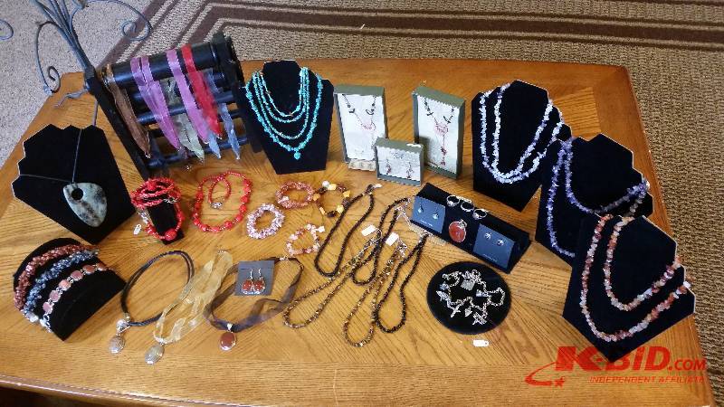 lot 0-02 image: Natural Stone Jewelry Collection