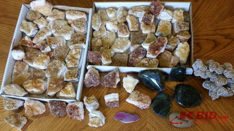 lot 0-03 image: Huge Collection of Natural Crystals