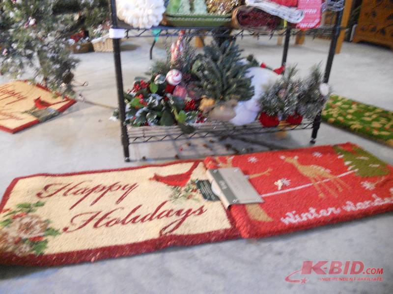 lot 391 image: Holiday Dcor