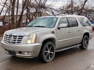 2008 CADILLAC ESCALADE ESV All Wheel Drive (NO RESERVE)