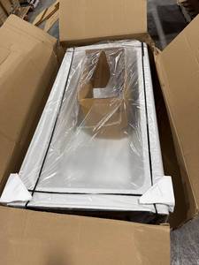 Studio 60x30 Soaking Bathtub, Right Drain