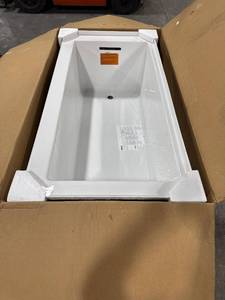 $1041 KOHLER Underscore 30x60 White Tub