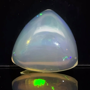4.46 Carats Natural Welo Opal (Cabochon) Retail $446 VIDEO