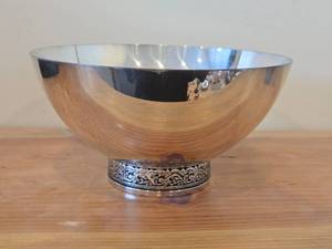 320-grams (total) Silverplated Serving Bowl by EPNS (Denmark) #326