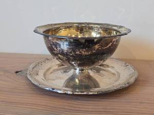 Vintage 465-grams (total) Silverplated Serving Bowl with Attached Plate