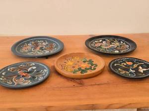 Lot of (5) Vintage Hand painted Wooden Plates  Norwegian Rosemaling Folk Art style  6, 6-12, 7, 8-14, 8-12