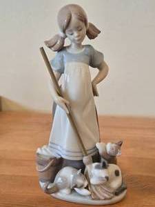 Vintage 8 Llandro Porcelain Sculpture titled Playful Kittens by Juan Huerta #5232
