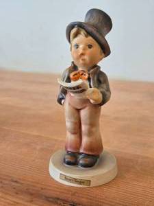 Vintage 5 Goebel Hummel Street Singer Figurine #131 Hand painted in Germany
