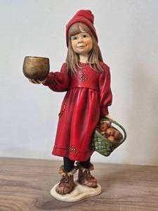 10 12 Genuine Norwegian Design Figurine Apple Girl by Carl Larson for Candy Design (Norway)