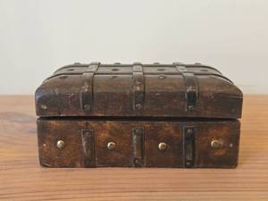 Vintage Treasure Chest theme Wooden Coin Storage Box