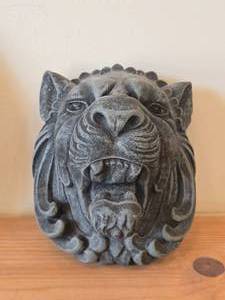 Decorative Resin Wall Plaque Featuring Roaring Lion  Medieval  Gothic style Architecture