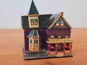 Vintage Handmade Wheat  Straw Trinket Box Shaped Like a House Called Meow Rio House