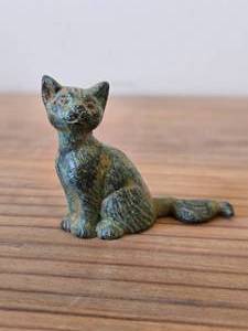 Hand-finished Sitting Kitten Bronze Statue with Aged Green Patina Finish