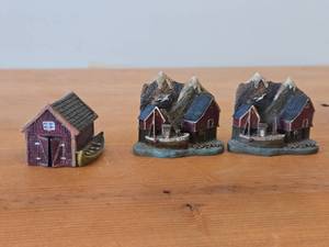 Nord Souvenir - Resin Boathouse  (2) Resin Magnets (Made in Norway)
