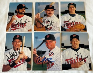 (7) Minnesota Twins Autographed Post Cards - Hrbek, Knoblauch, Tapani, Aguilera, Casian, Reboulet