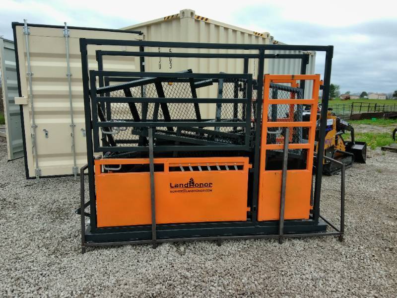 10 Cattle Squeeze Chute