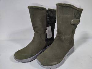 Lands End Ladies Sage Green Boots (Size 8) New wTags